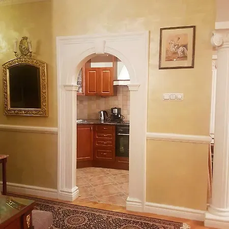Goldstar Luxury Old Town