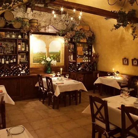 Goldstar Luxury Old Town *