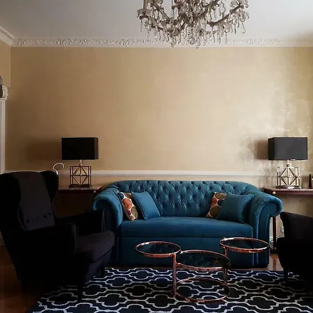 Goldstar Luxury Old Town