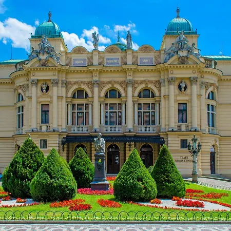 Goldstar Luxury Old Town *